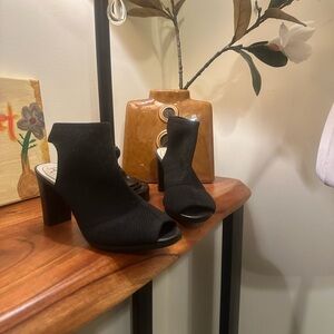 Black Peep-Toe Knit Block Heel Women's Sandals